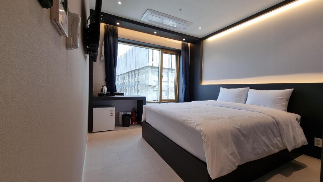 Gold Stone Hotel Пусан Екстериор снимка